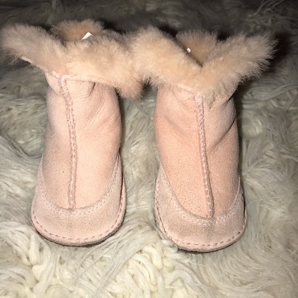 baby pink uggs size small booties - Picture 2 of 4